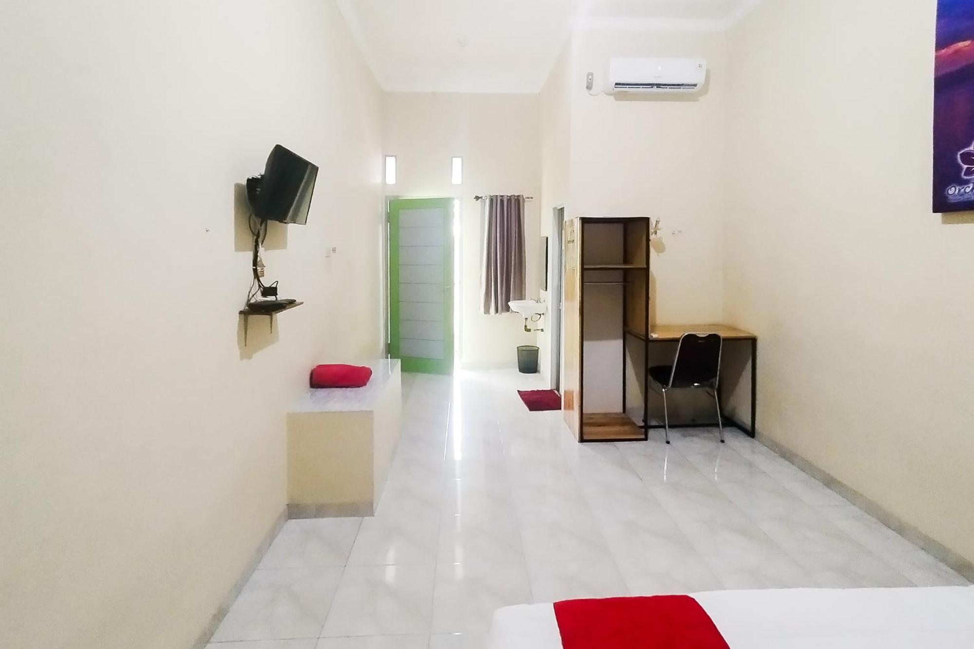 Reddoorz Syariah At Shakira Alesha Enggal Hotel Bandar Lampung Eksteriør billede