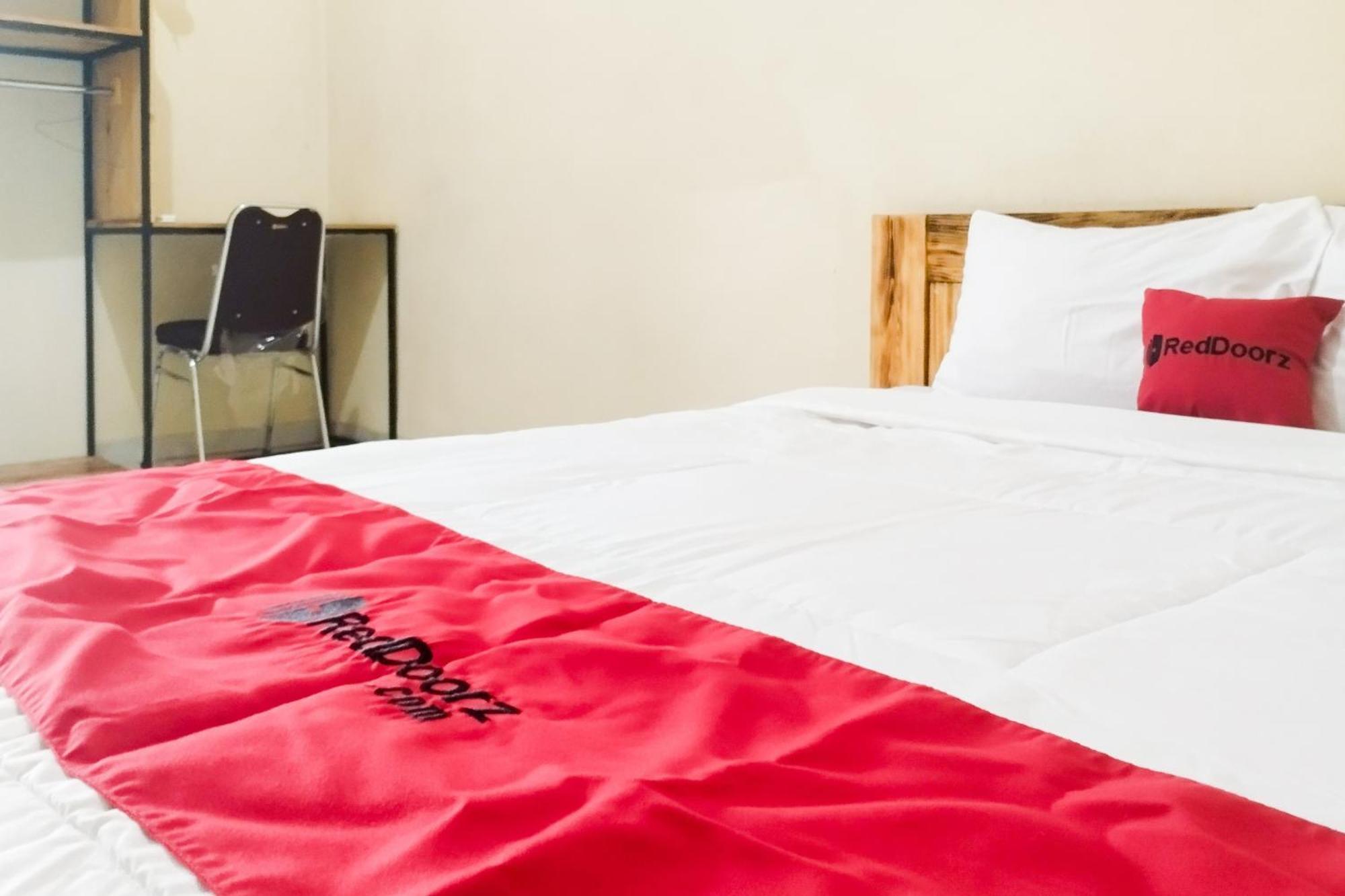 Reddoorz Syariah At Shakira Alesha Enggal Hotel Bandar Lampung Eksteriør billede