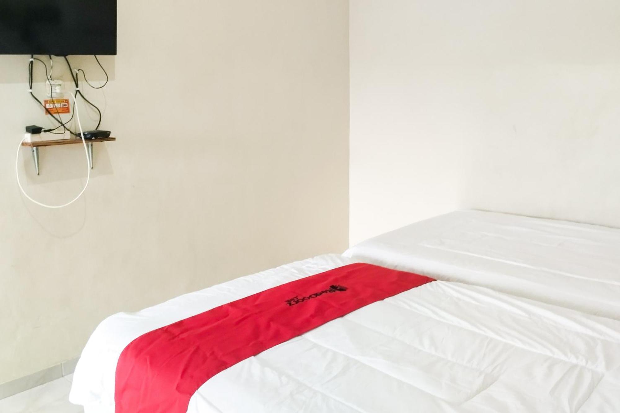 Reddoorz Syariah At Shakira Alesha Enggal Hotel Bandar Lampung Eksteriør billede