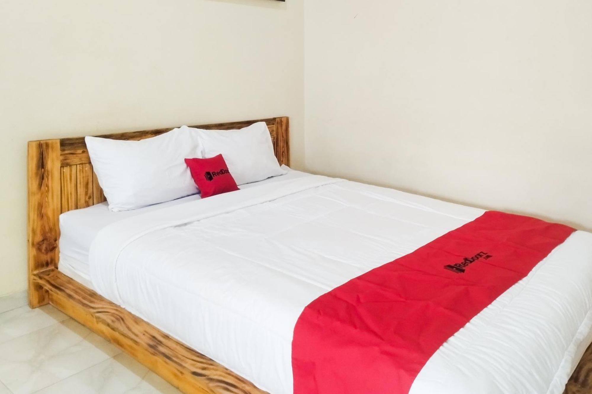 Reddoorz Syariah At Shakira Alesha Enggal Hotel Bandar Lampung Eksteriør billede