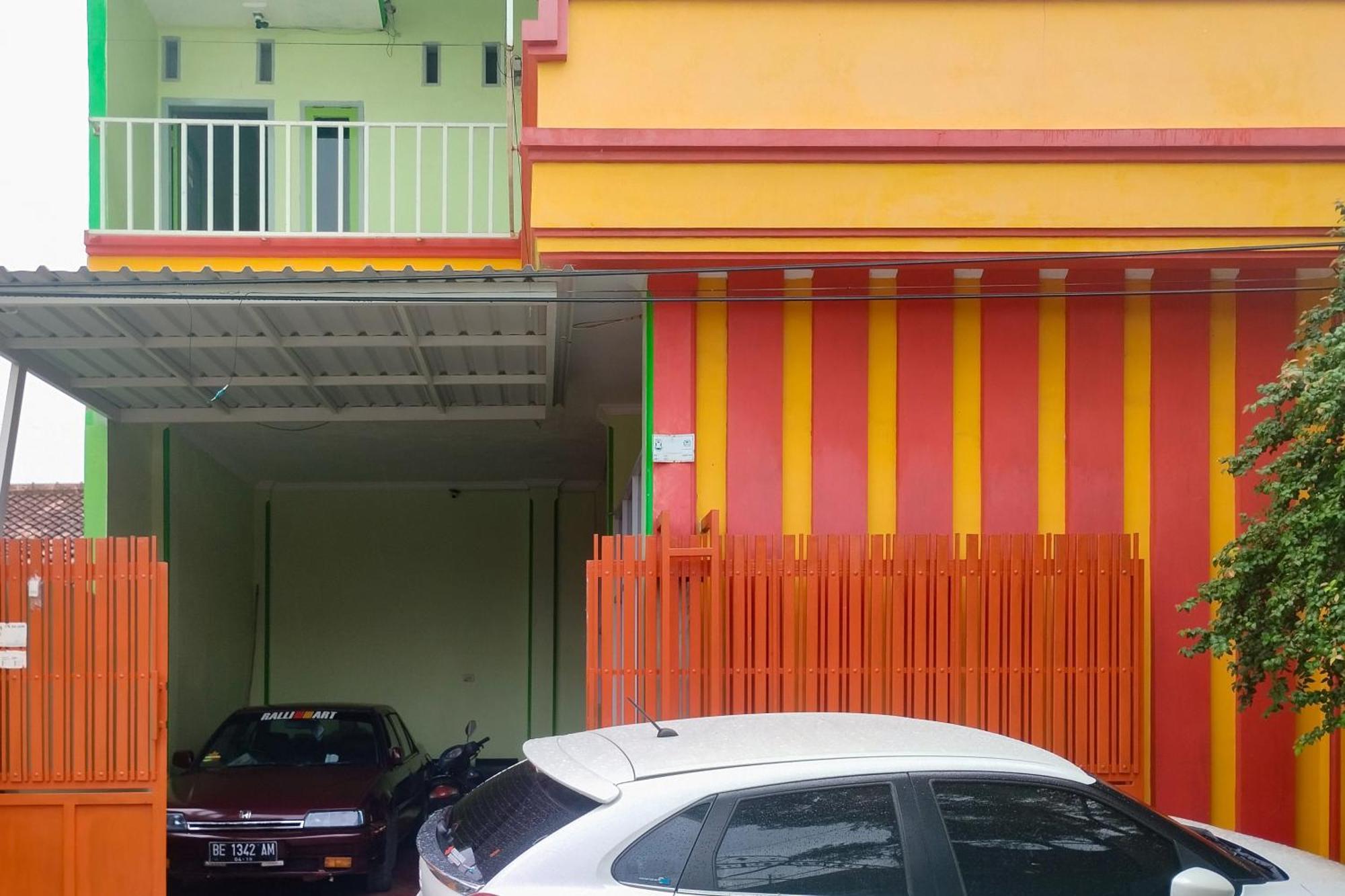 Reddoorz Syariah At Shakira Alesha Enggal Hotel Bandar Lampung Eksteriør billede